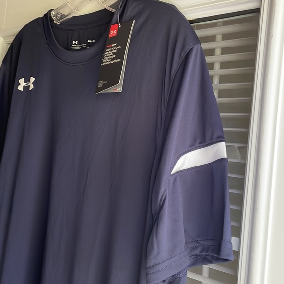 Under Armour Heatgear - Men’s Large Loose Fit Tee - Picture 6 of 7